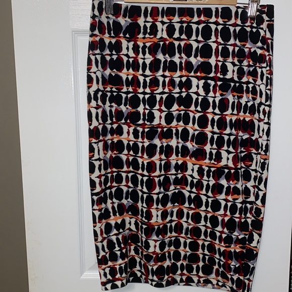 GORGEOUS Patterned Pencil Skirt - Picture 1 of 1